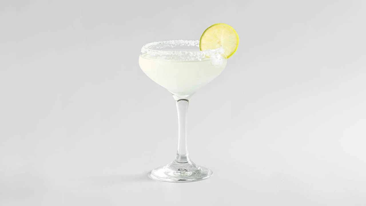 Signature cocktail με lime